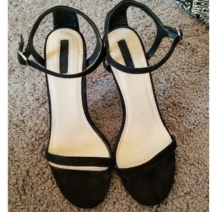 Size 7.5 black heels